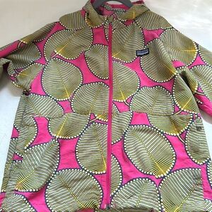 Great condition Kids size small (8) Patagonia light jacket with hood